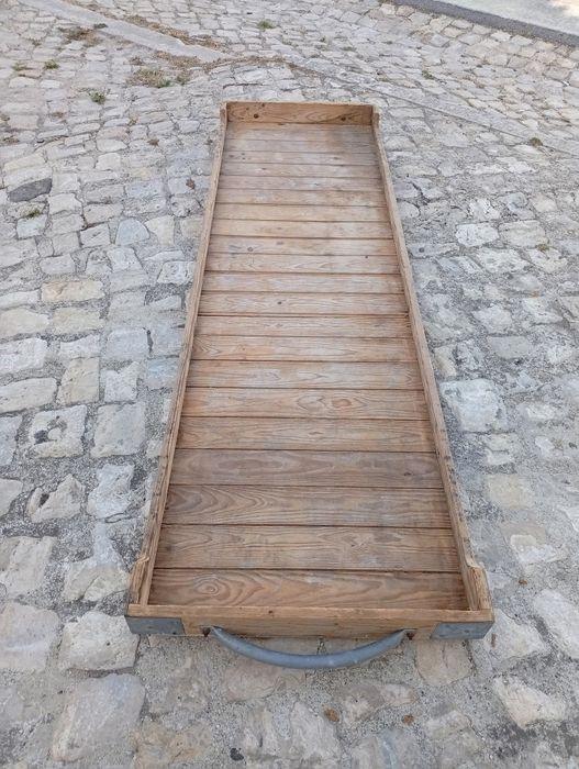 Antigos tabuleiros de pão