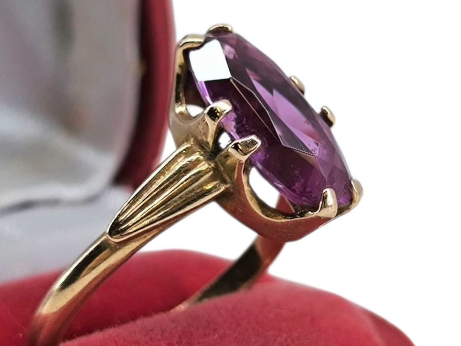 PIĘKNY ZŁOTY  PIERŚCIONEK z fioletowym kamieniem  585 4,89G