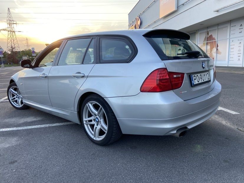 Sprzedam bmw E91 320D .2009 r