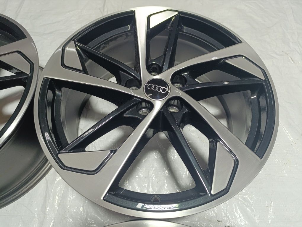Felgi Aluminiowe 19 cali Audi A3 S3 RS3 8Y0 Oryginał