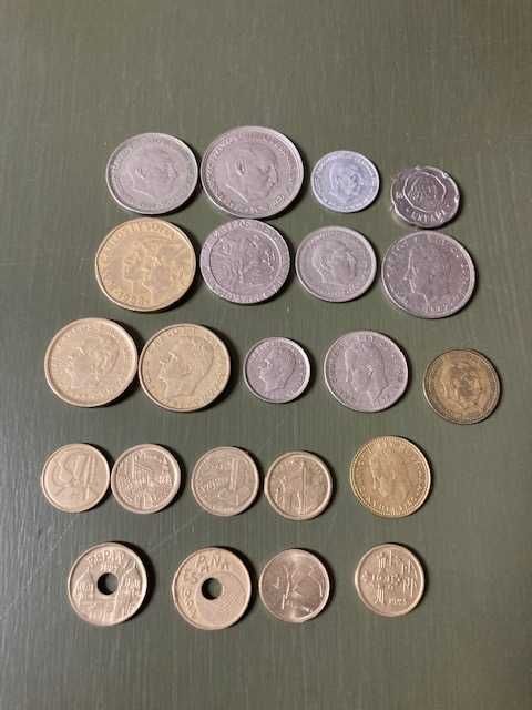 22 moedas antigas de Espanha