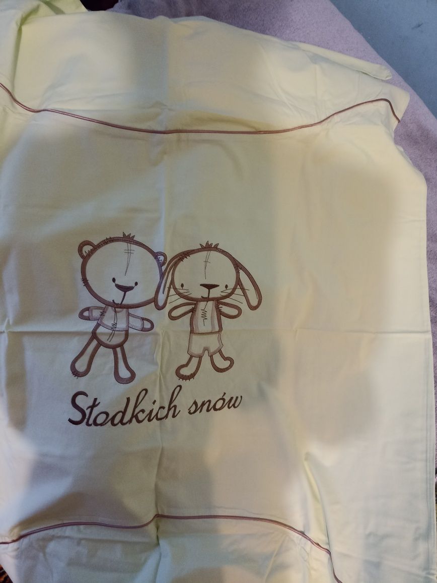 KOMOLET Pościel do łóżeczka 2 komplety oraz kołdra i dwie podusie