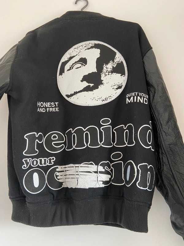 zara man czarna kurtka bomberka z naszywkami vintage