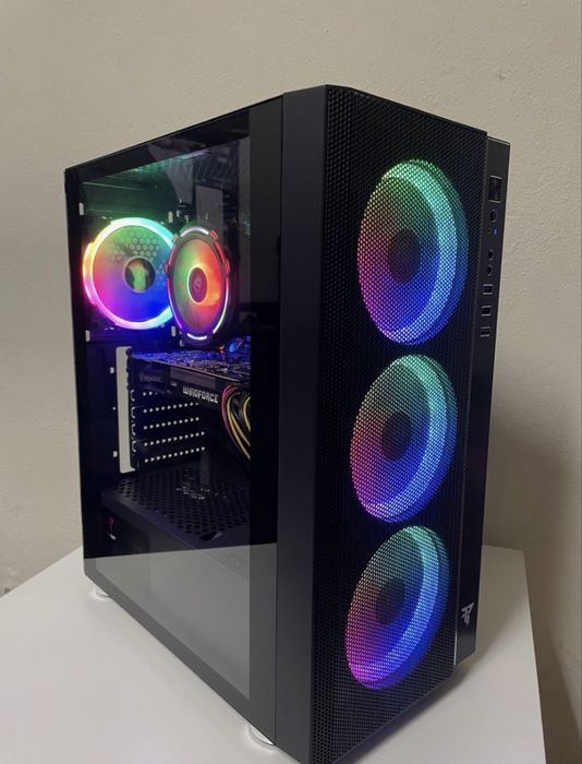 Pc como novo em caixa