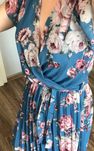 Elegancka sukienka midi z plisami na wesele xs/s
