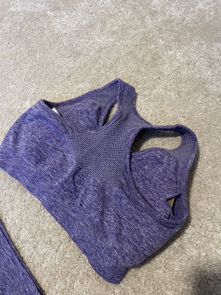 Komplet treningowy damski - legginsy i stanik sportowy