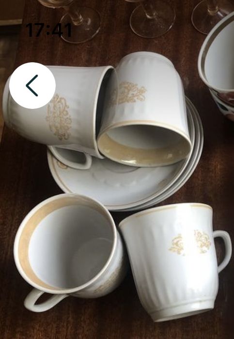 Чашки и блюдца, блюдо большое, пиалы в ассортименте