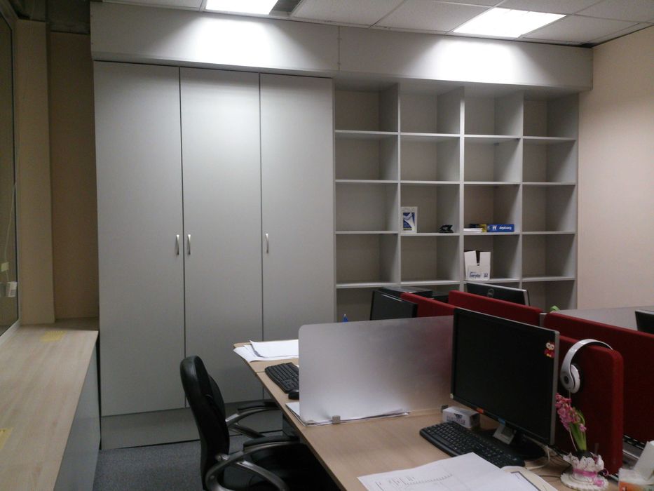 Виготовлення нестандартних офісних меблів! Ресепшн| Столи| Шафи| Тумби