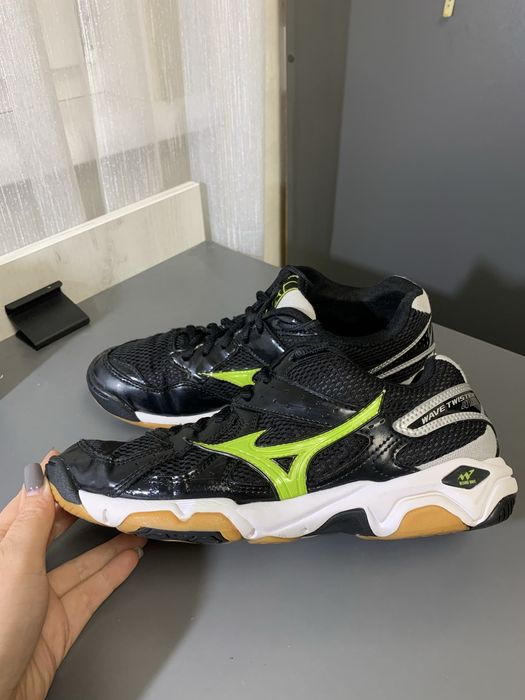 Mizuno 38,5 кросівки, футзалки, кросівки для теннісу, кроси волейбольн