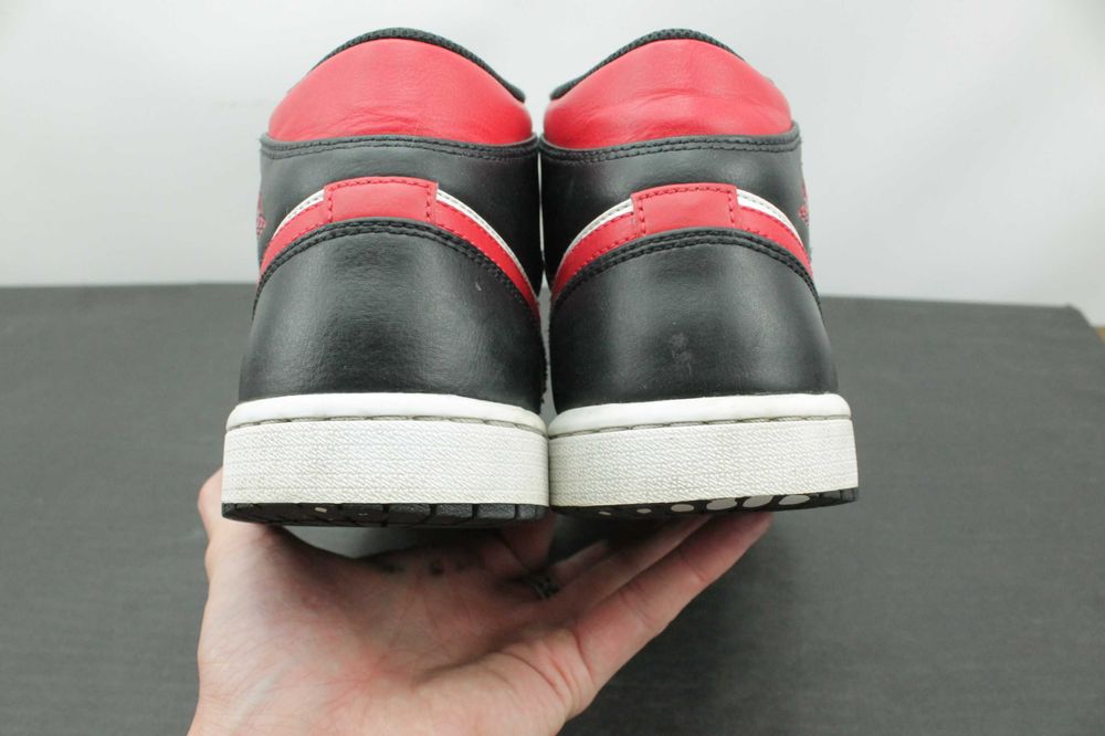 Шкіряні чоловічі кросівки Nike Air Jordan 1 Mid Оригінал Розмір 42