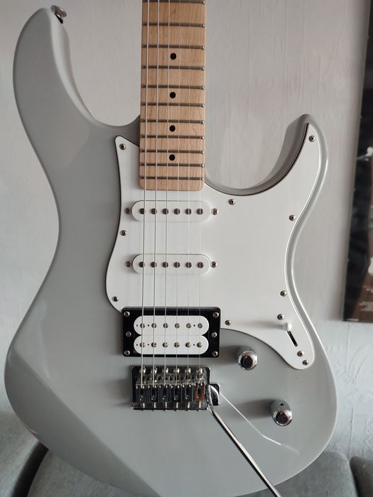 Gitara elektryczna Yamaha 112VM GR