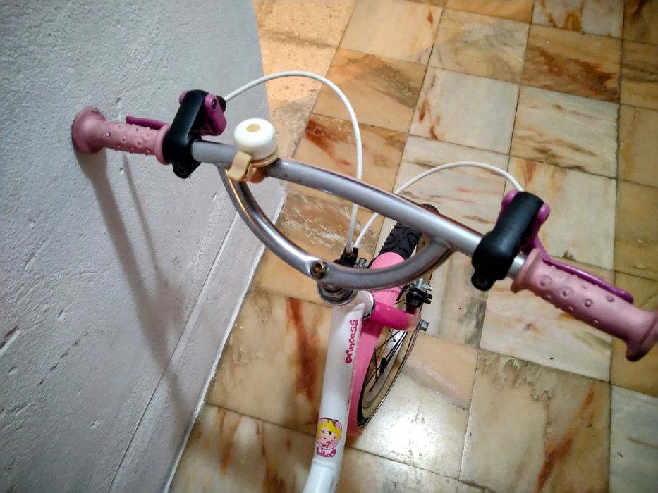 Btwin Princess, 16 (branca e rosa) com cadeirinha bebé