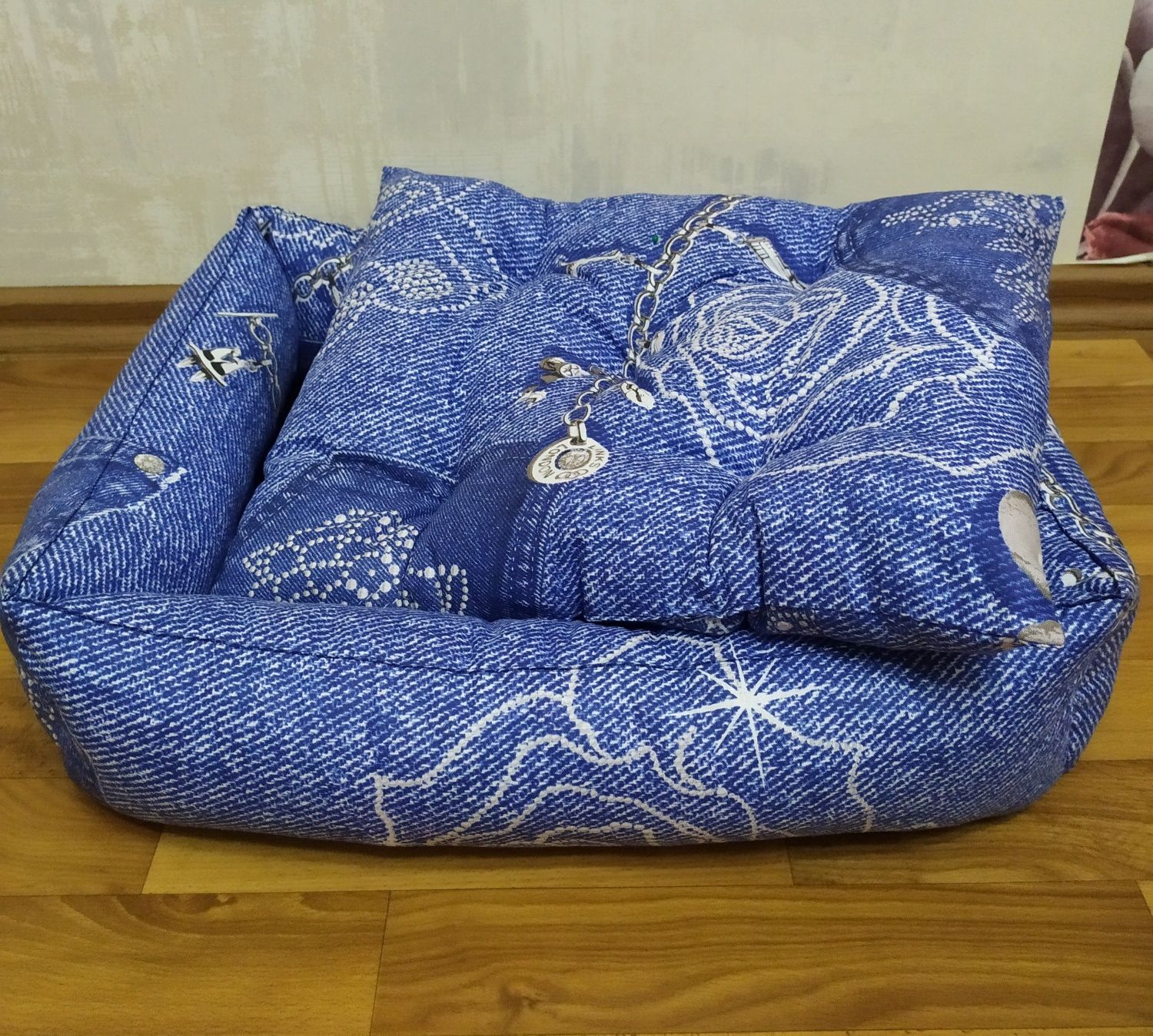Лежанки, лежаки для кота или собаки