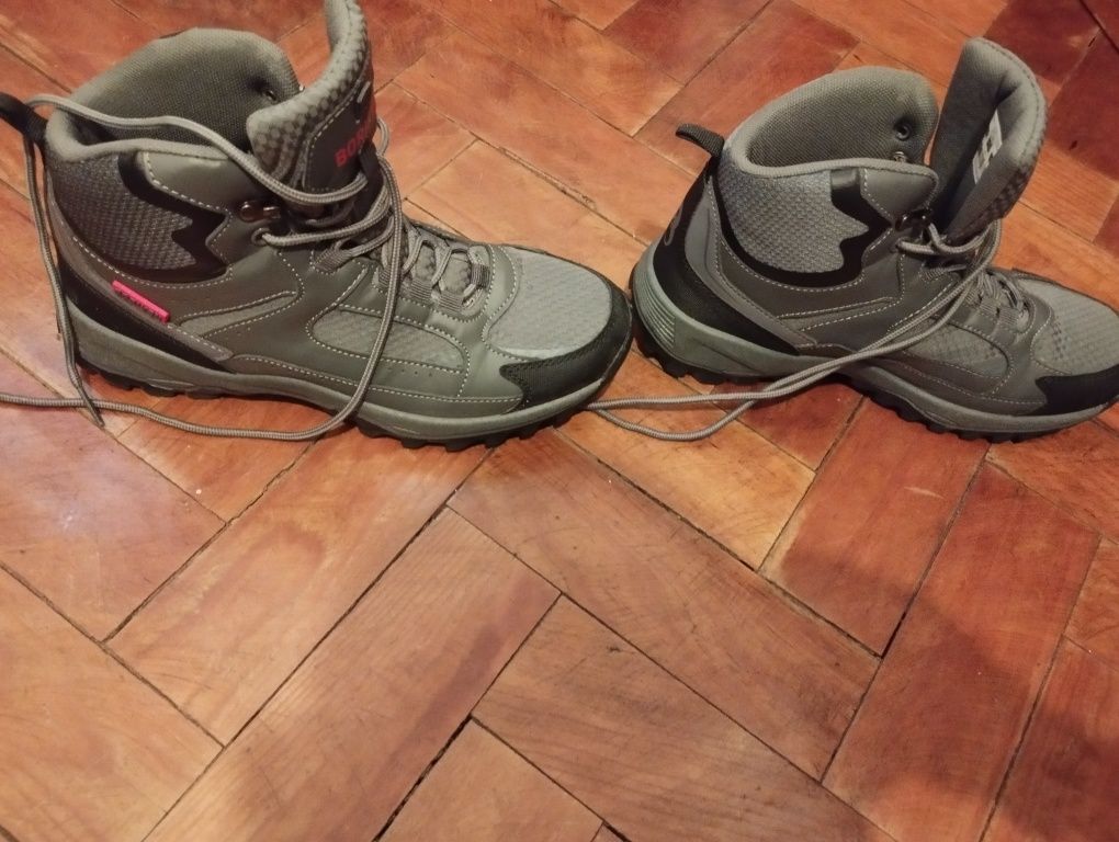 Botas  de  homem