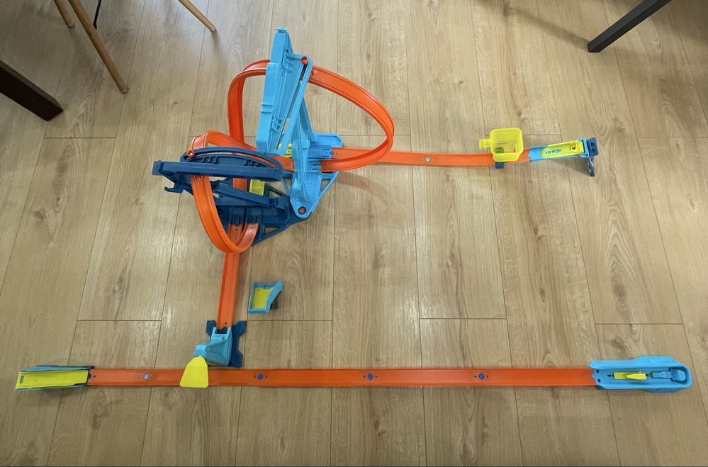 Tor Hot Wheels pętla i prosty odcinek