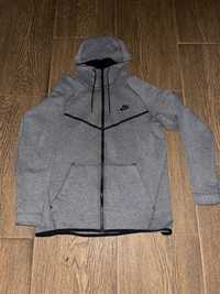 Nike tech fleece