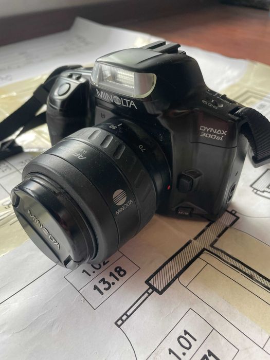 Minolta Dynax 300si z AF 35-70mm f/3.5-4.5