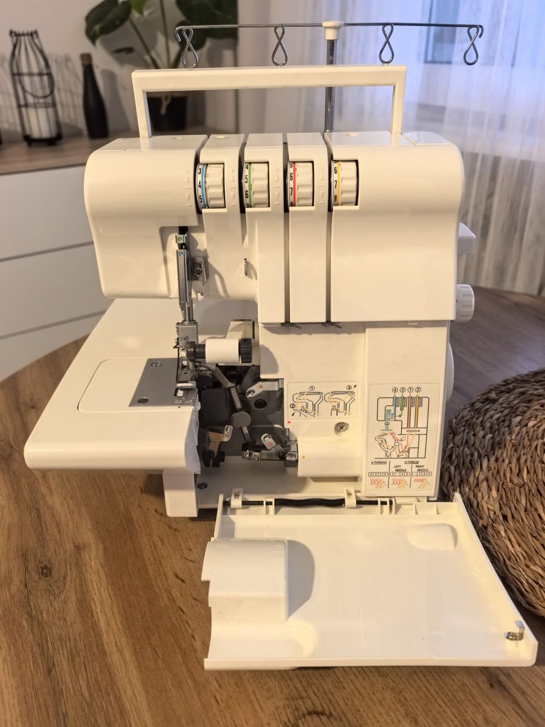 Overlock Singer 14SH644