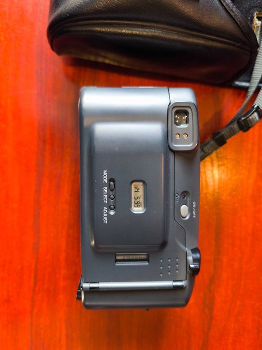 Фотоаппарат Minolta riva zoom 140ex