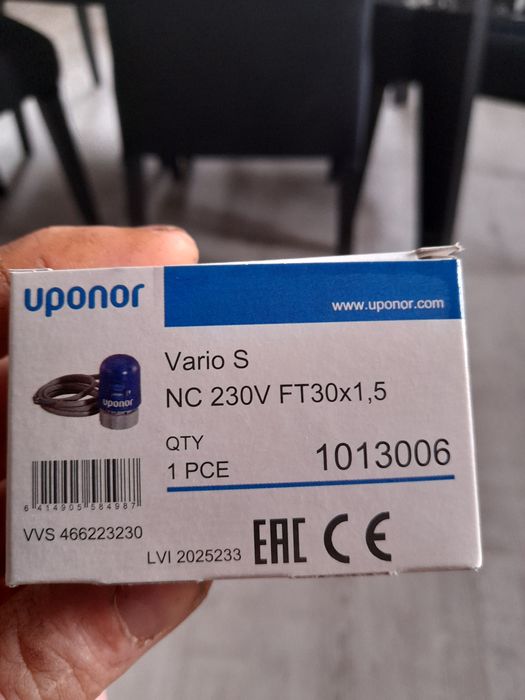 Uponor silownik podłogówki 230v