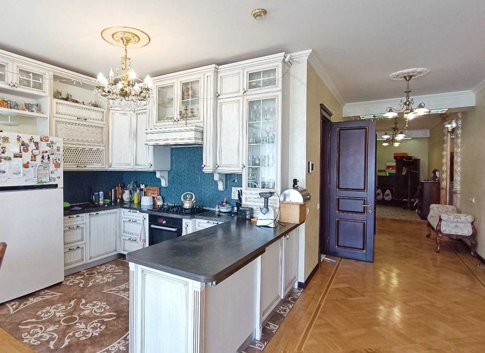 3-комнатная квартира Фонтан новый дом море АГВ газ