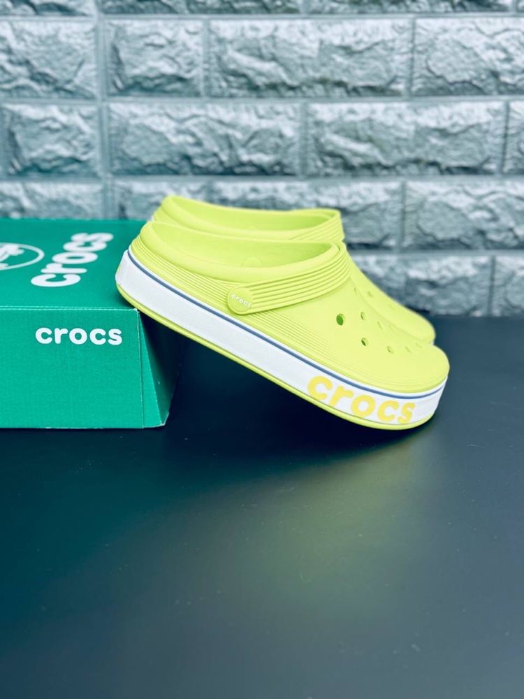 Шлепанцы Crocs женские Пляжные яркие лимонные кроксы сабо тапочки