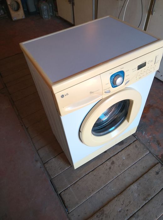 Рабочая стиральная машина