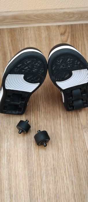Роликовые кроссовки Heelys размер 30 17см