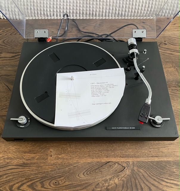 Gramofon CEC 2200