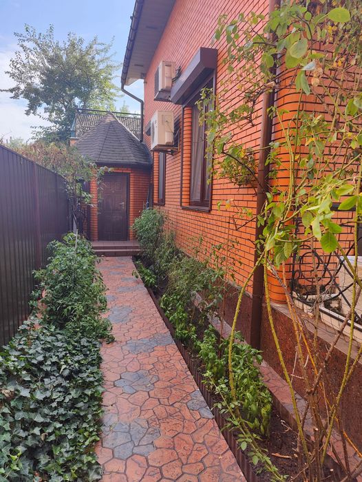 Будинок з ГАЗОМ, ГЕНЕРАТОРОМ і ПІДВАЛОМ на Осокорках