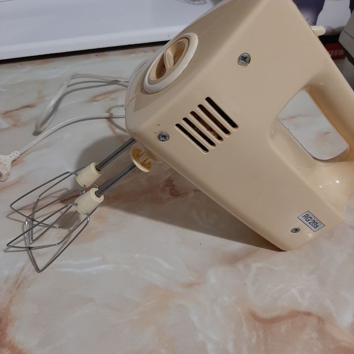 Продам  миксер електрический