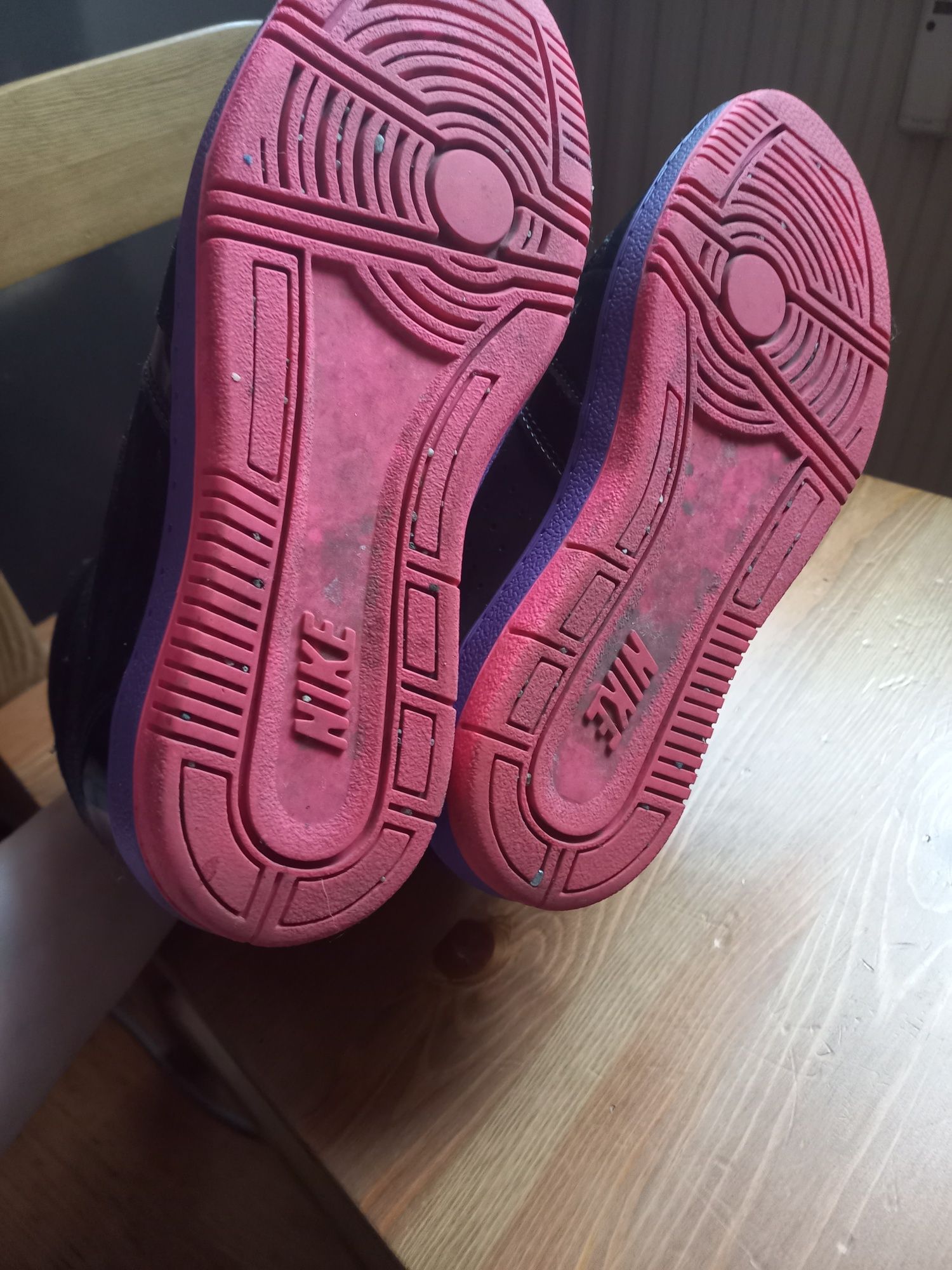 Sprzedam buty Nike o rozmiarze 40 wkładka 25,5