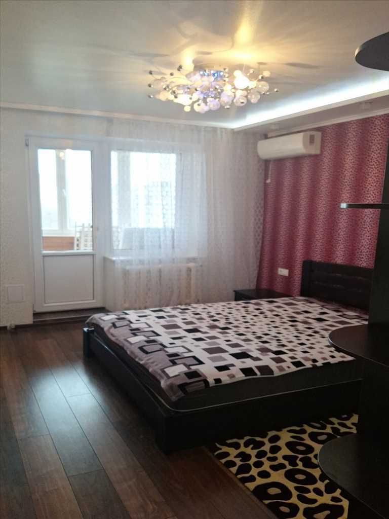 Класна квартира біля ТЦ Паровоз (Сади 2)