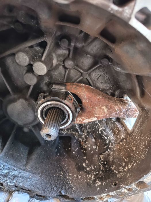 Skrzynia biegów toyota corolla Verso 1.6 benzyna 5biegów