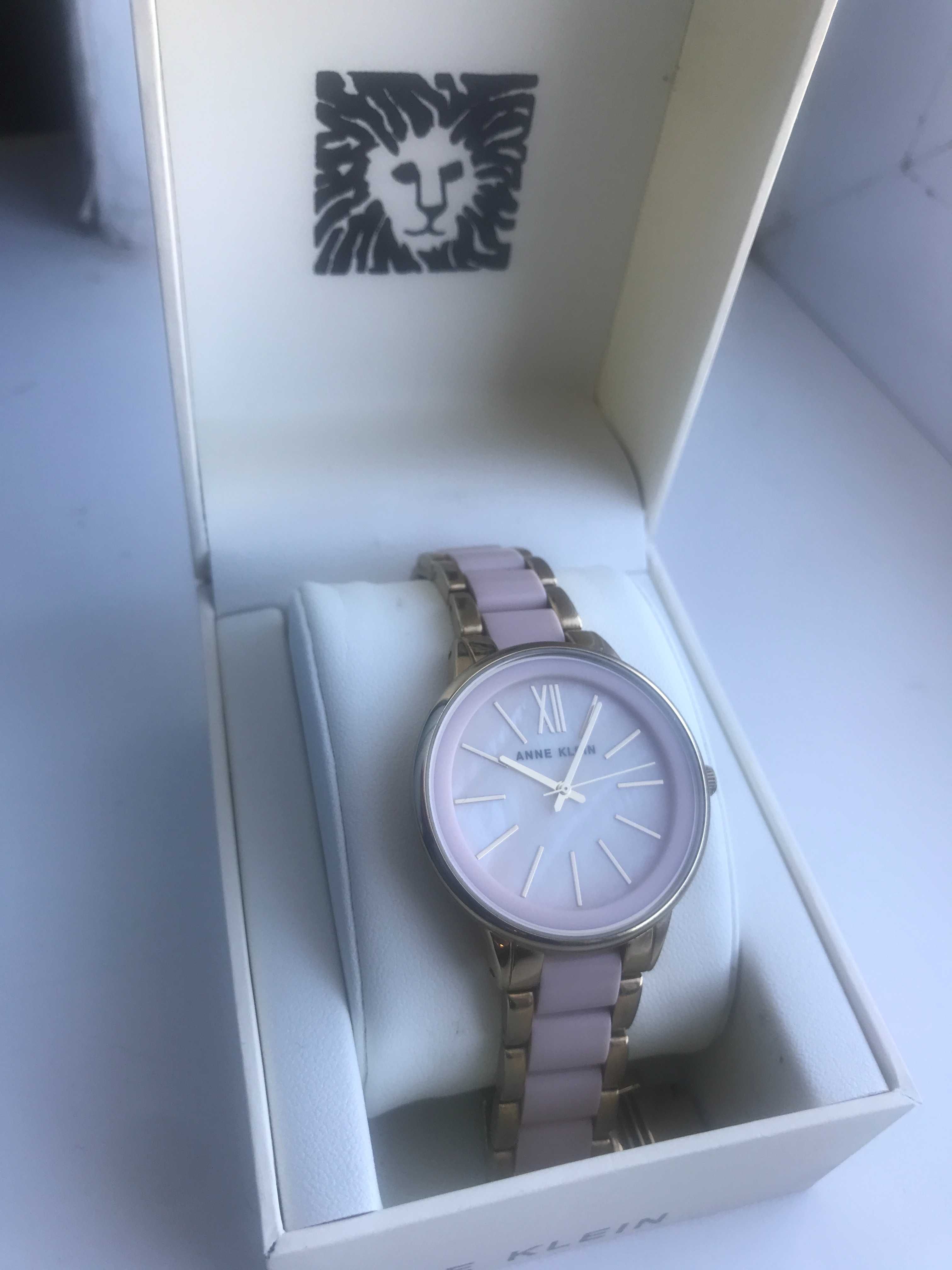 Продам часы женские  оригинал Anne Klein