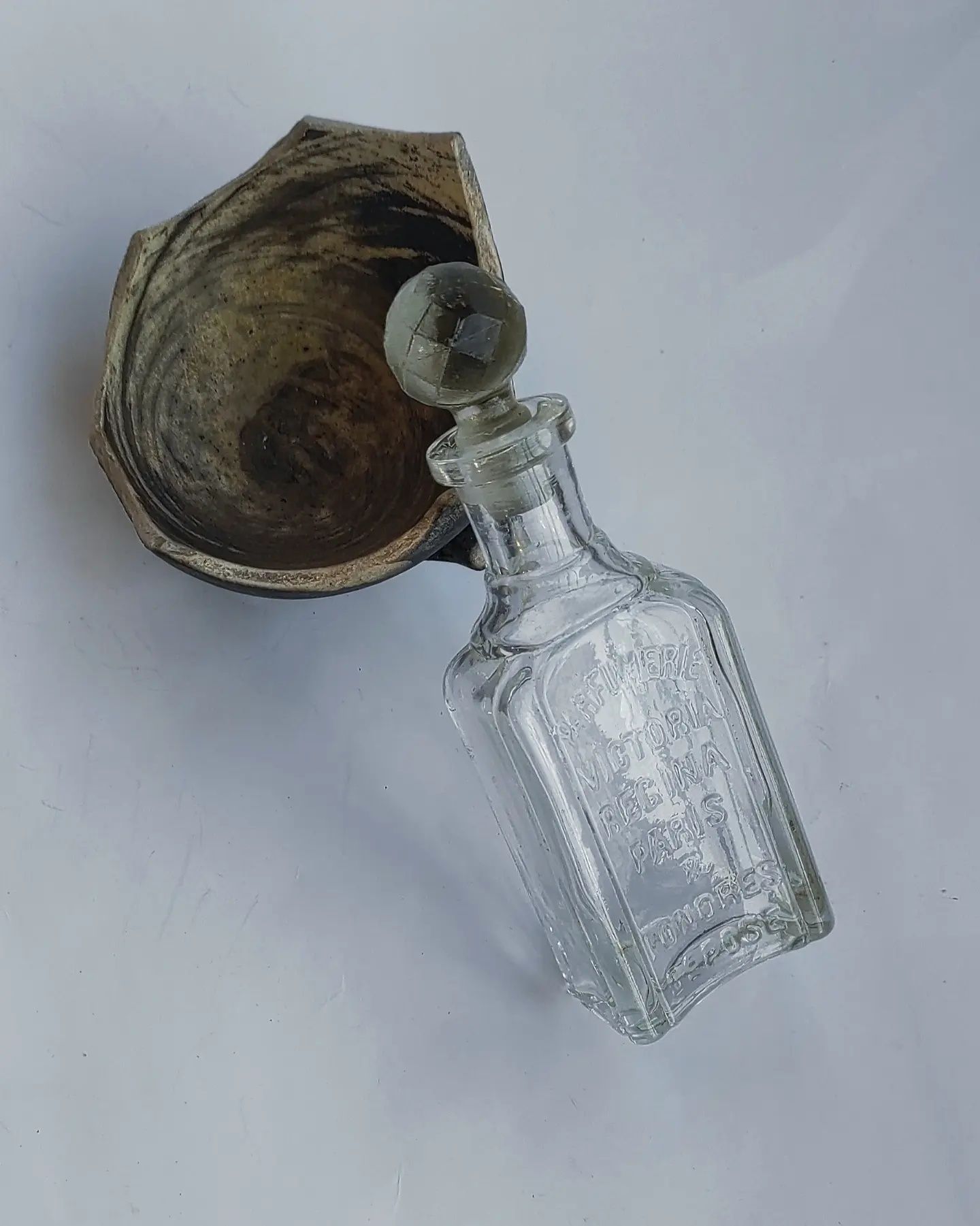 Старовинний парфумерний флакон. Франція. Антикваріат.