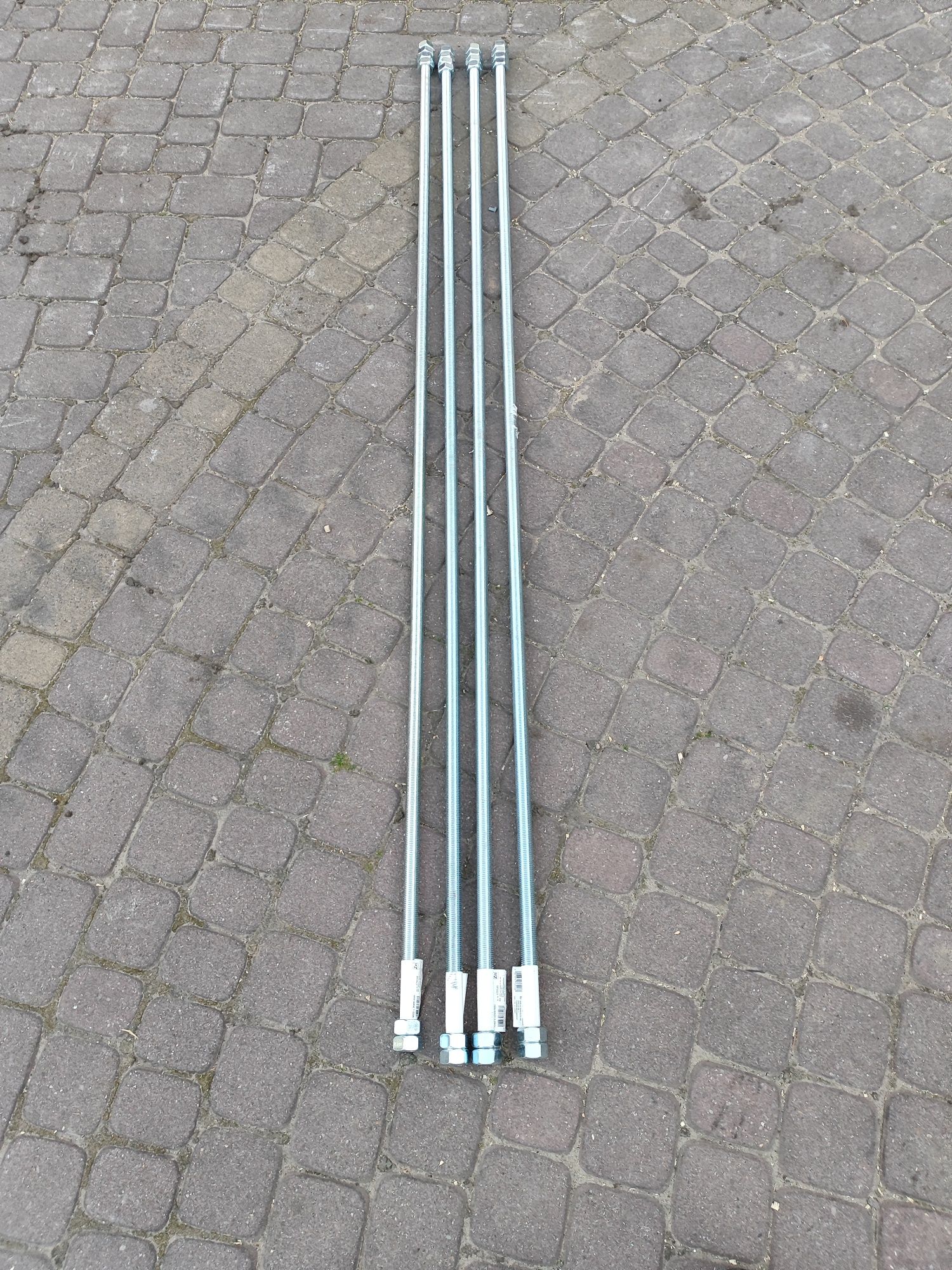 Pręty gwintowane M22 z nakrętkami