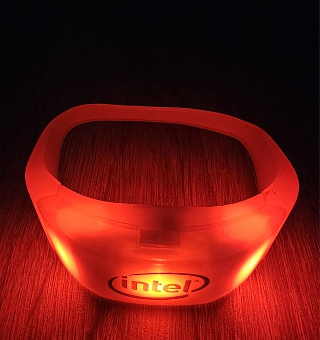 Opaska na rękę INTEL Led różne kolory,  bezpieczny  trening