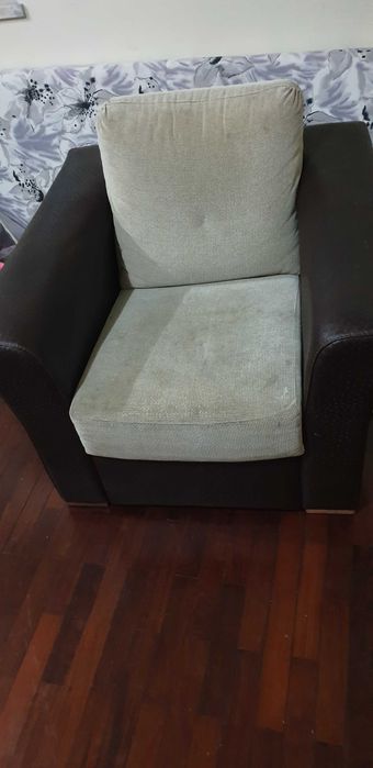 vendo sofá em bom estado em pele