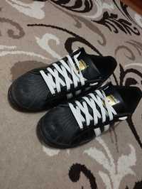 Продам Adidas superstar