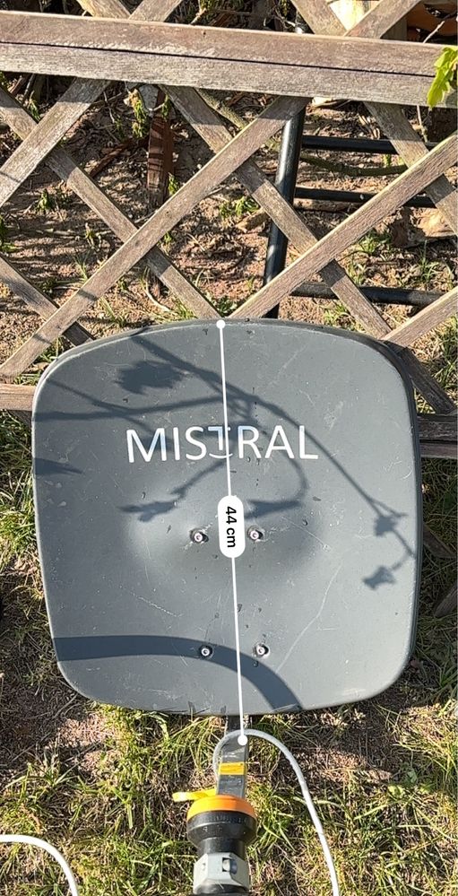 Antena satelitarna samochodowa Mistral z przyssawką mocującą i parasol