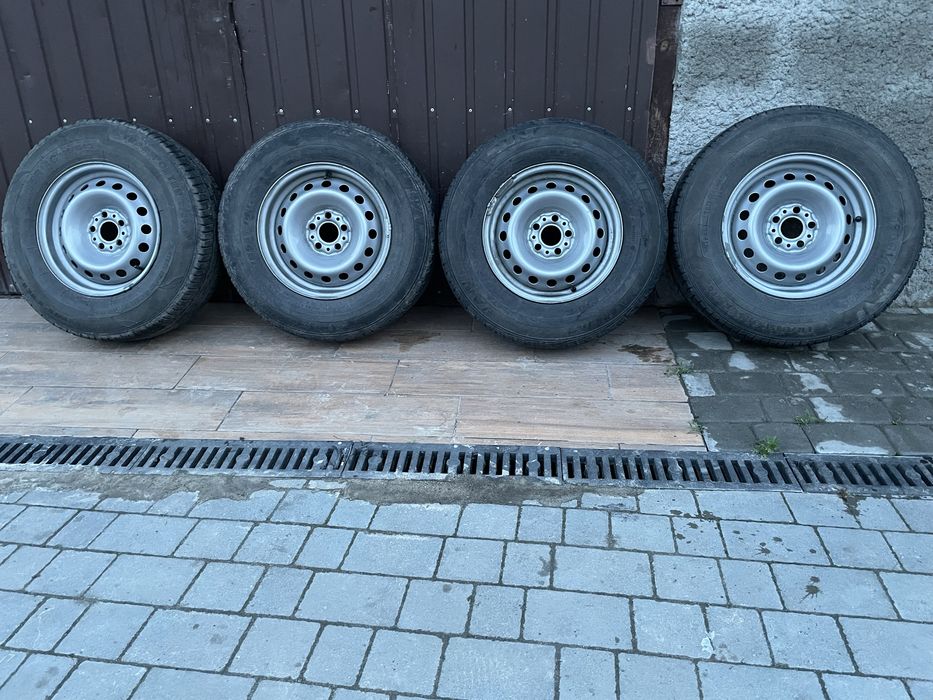 Шини з дисками 195*80 r14c