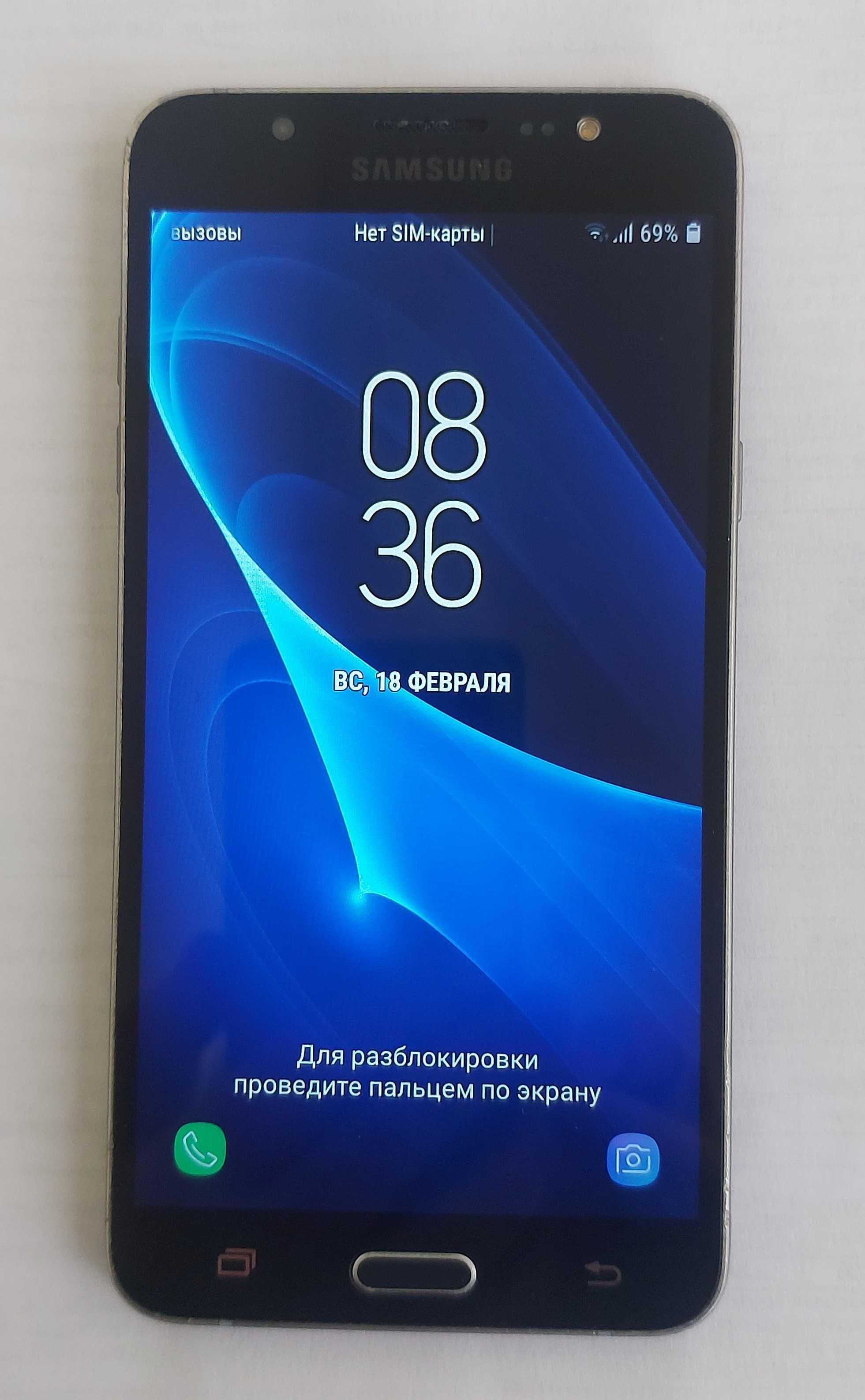 Смартфон Samsung j7 2016 года