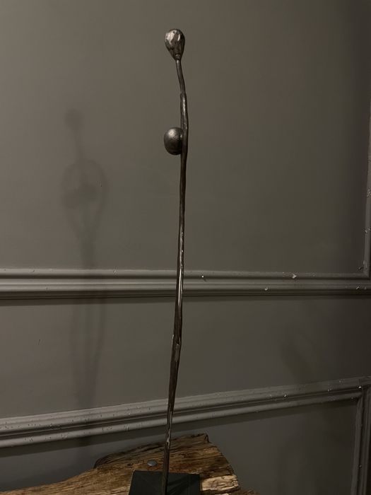 Фігура Жінки з металу