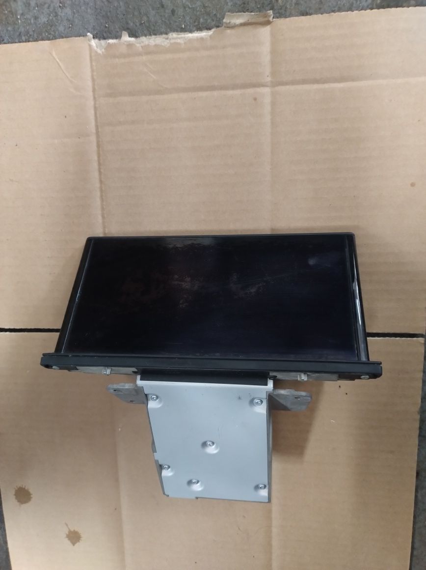 Wyświetlacz monitor ekran Audi Q2 Lift