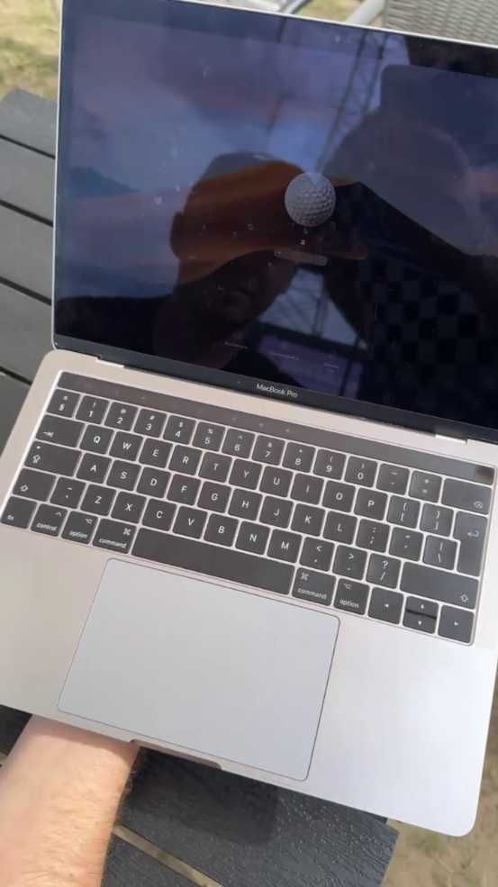 MacBook Pro Core I5 16/256 Гб (2017)