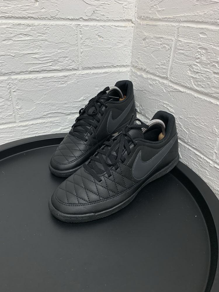 Футбольні футзалки чоловічі Nike оригінал 40р чорні