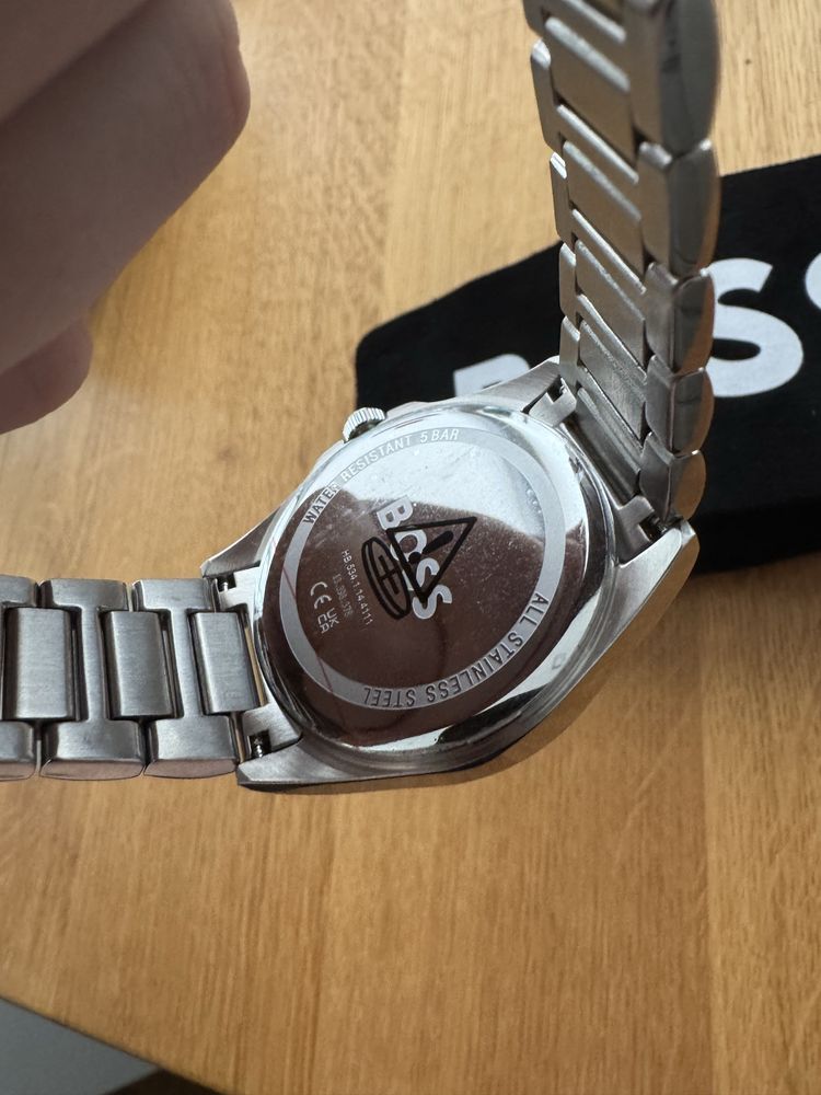 часы Hugo Boss полностью новые !