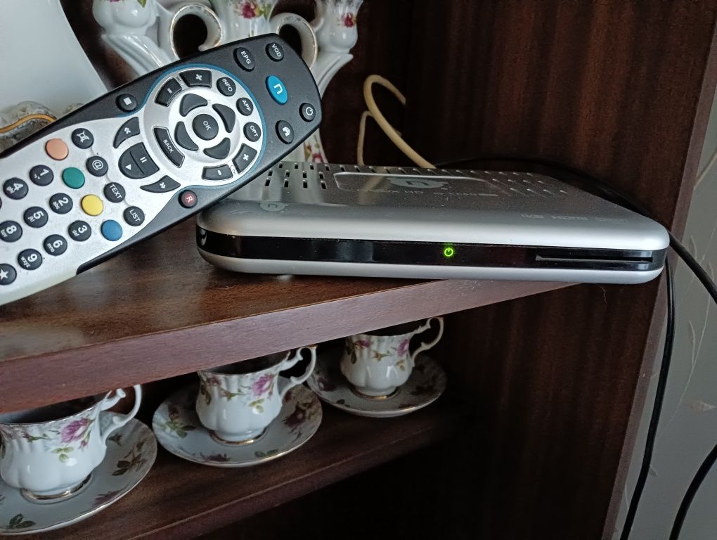 Dekoder tuner nbox enigma 2 na rok
