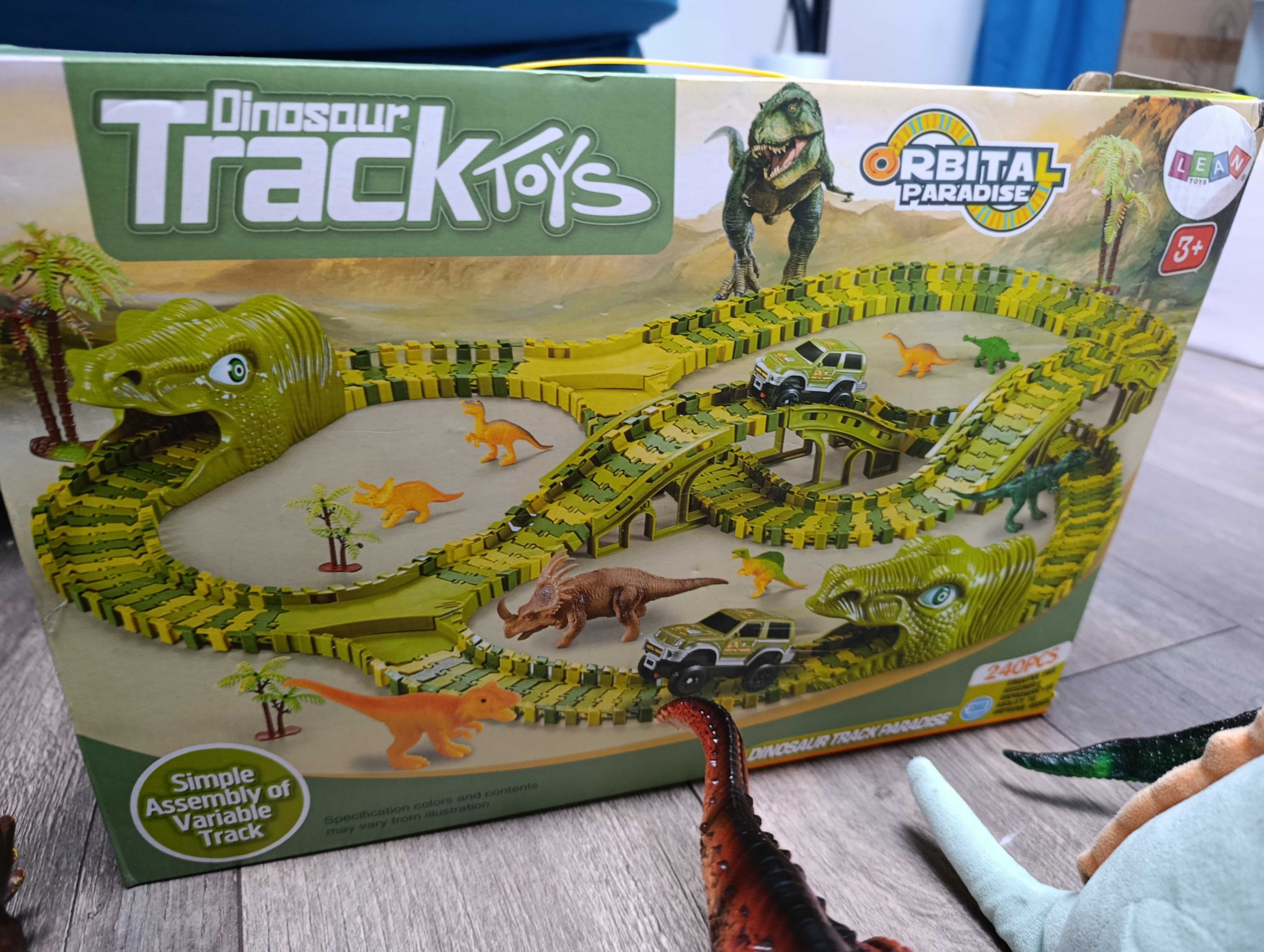 Zestaw zabawek dinozaury do 7 lat